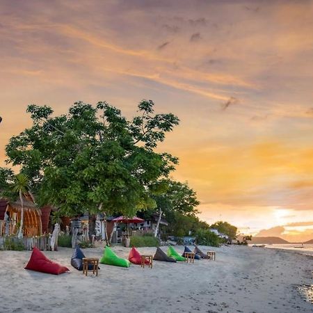 Santen Beach Bungalows Ped Exterior photo