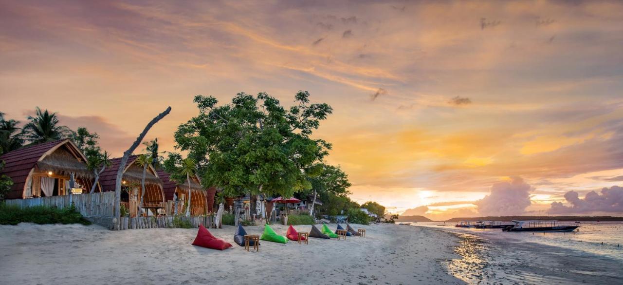 Santen Beach Bungalows Ped Exterior photo