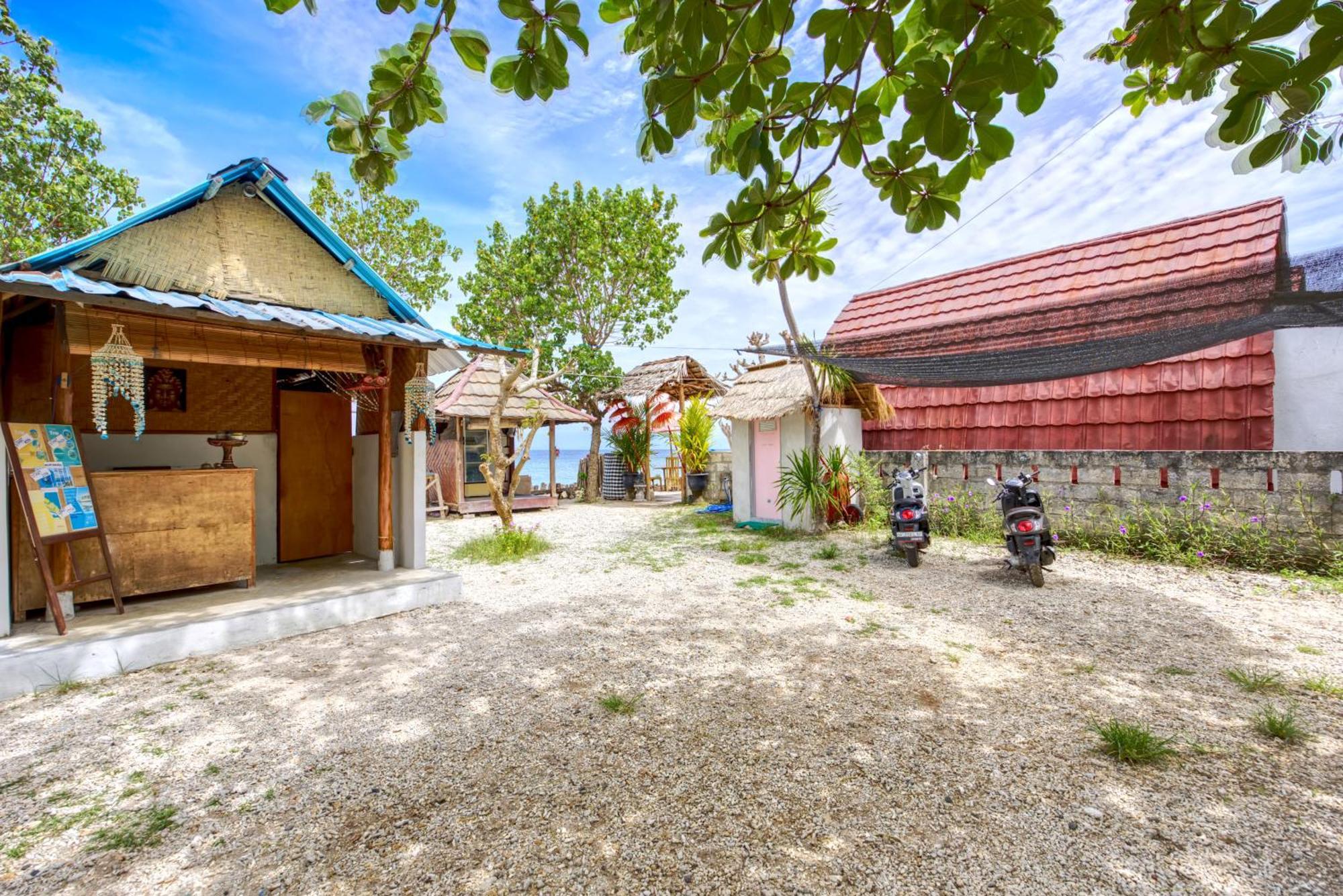 Santen Beach Bungalows Ped Exterior photo