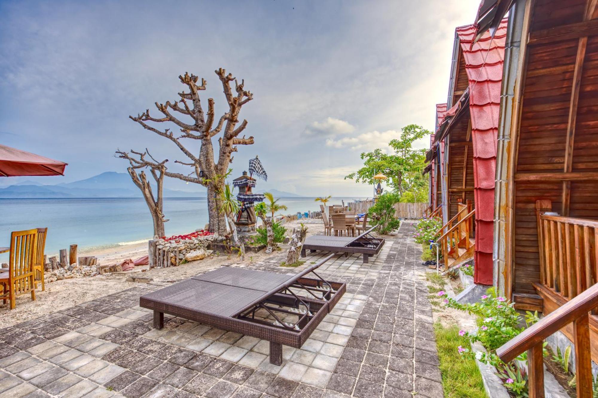 Santen Beach Bungalows Ped Exterior photo