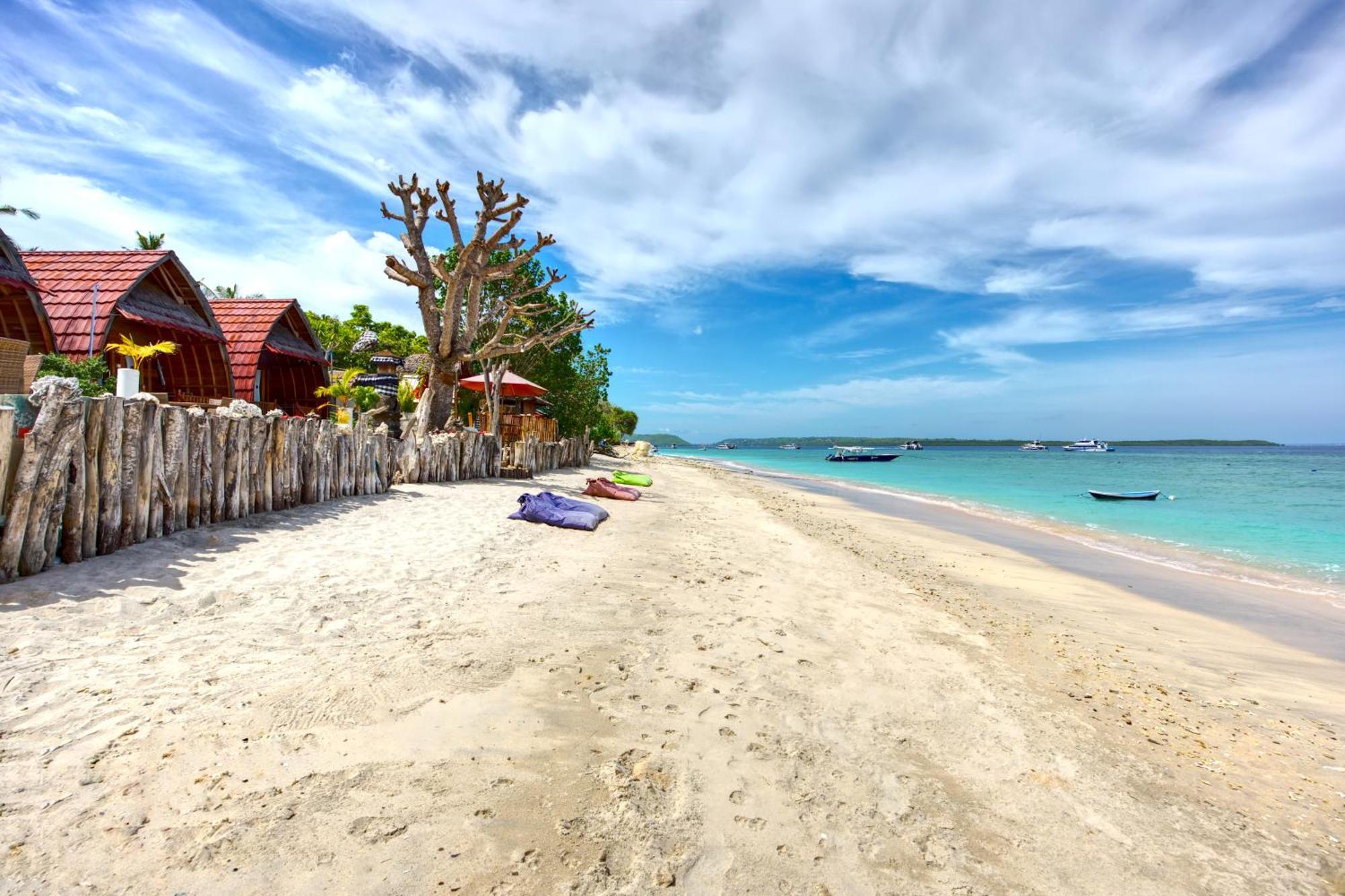 Santen Beach Bungalows Ped Exterior photo