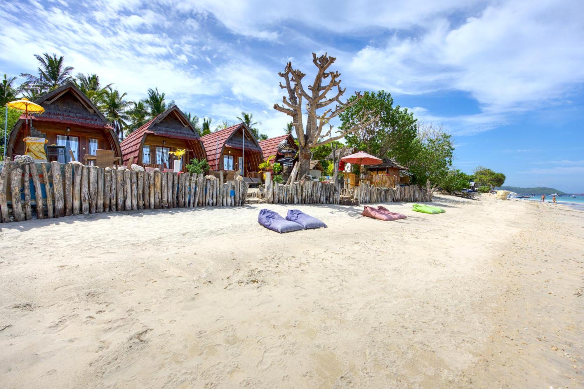 Santen Beach Bungalows Ped Exterior photo